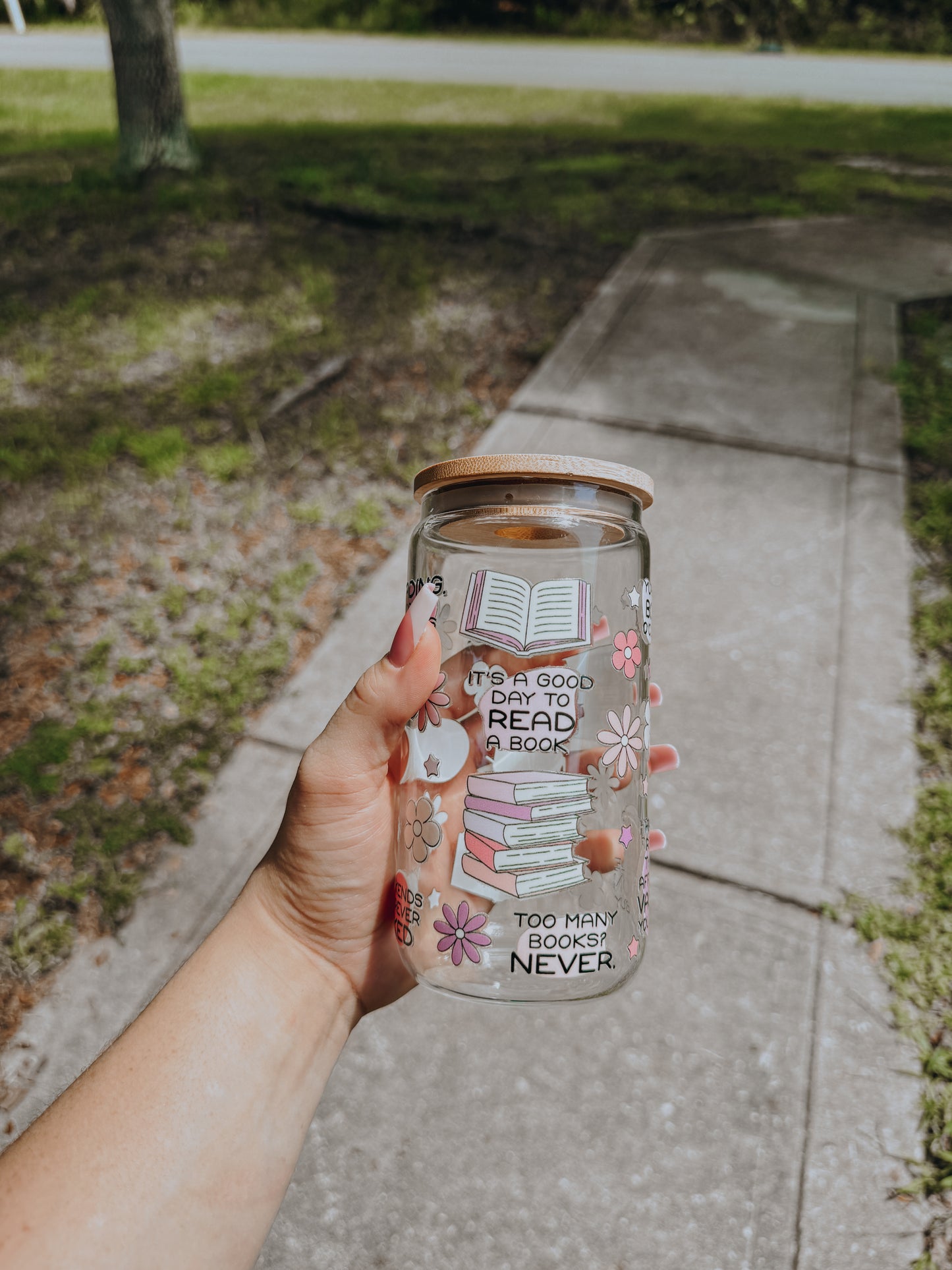 Bookish book lovers can glass